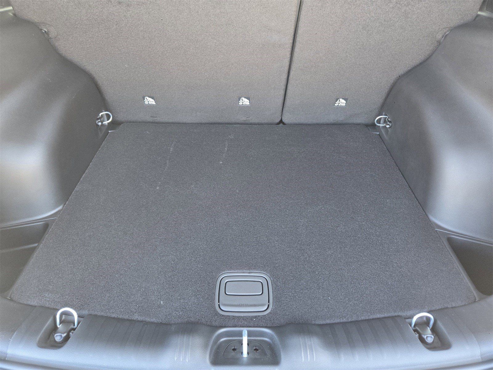 New 2026 Hydro Blue Pearlcoat Jeep LATITUDE ALTITUDE 4X4 image 31