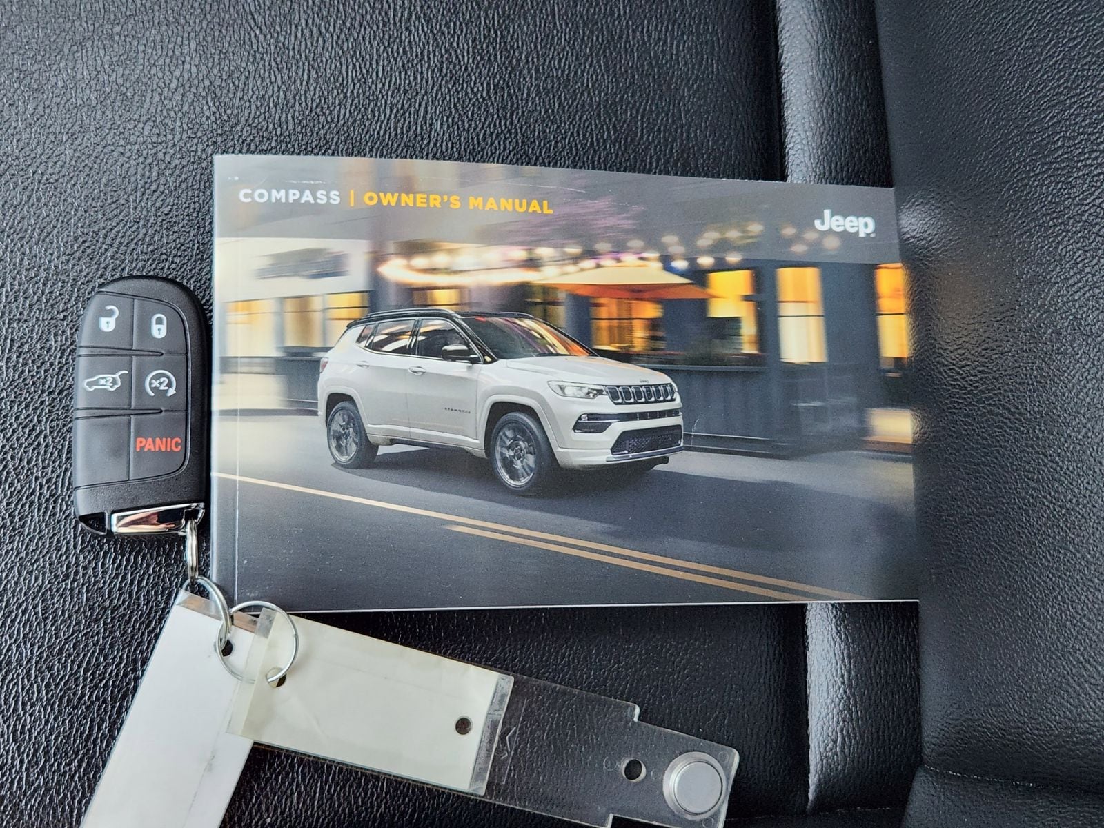 Used 2024 Bright White Jeep Latitude Lux image 43