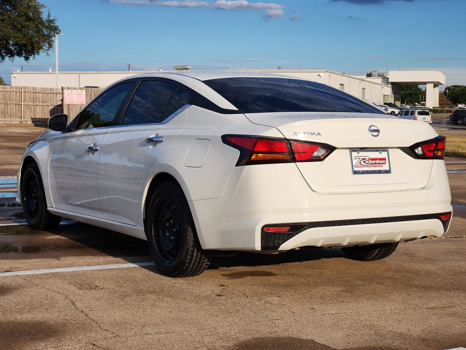 Used 2021 Glacier White Nissan 2.5 S image 4