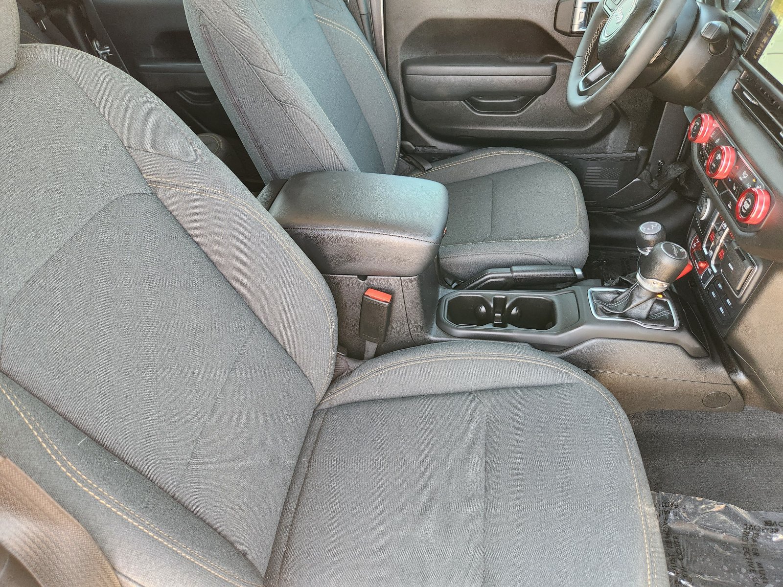 Used 2025 Granite Crystal Jeep Sport image 23