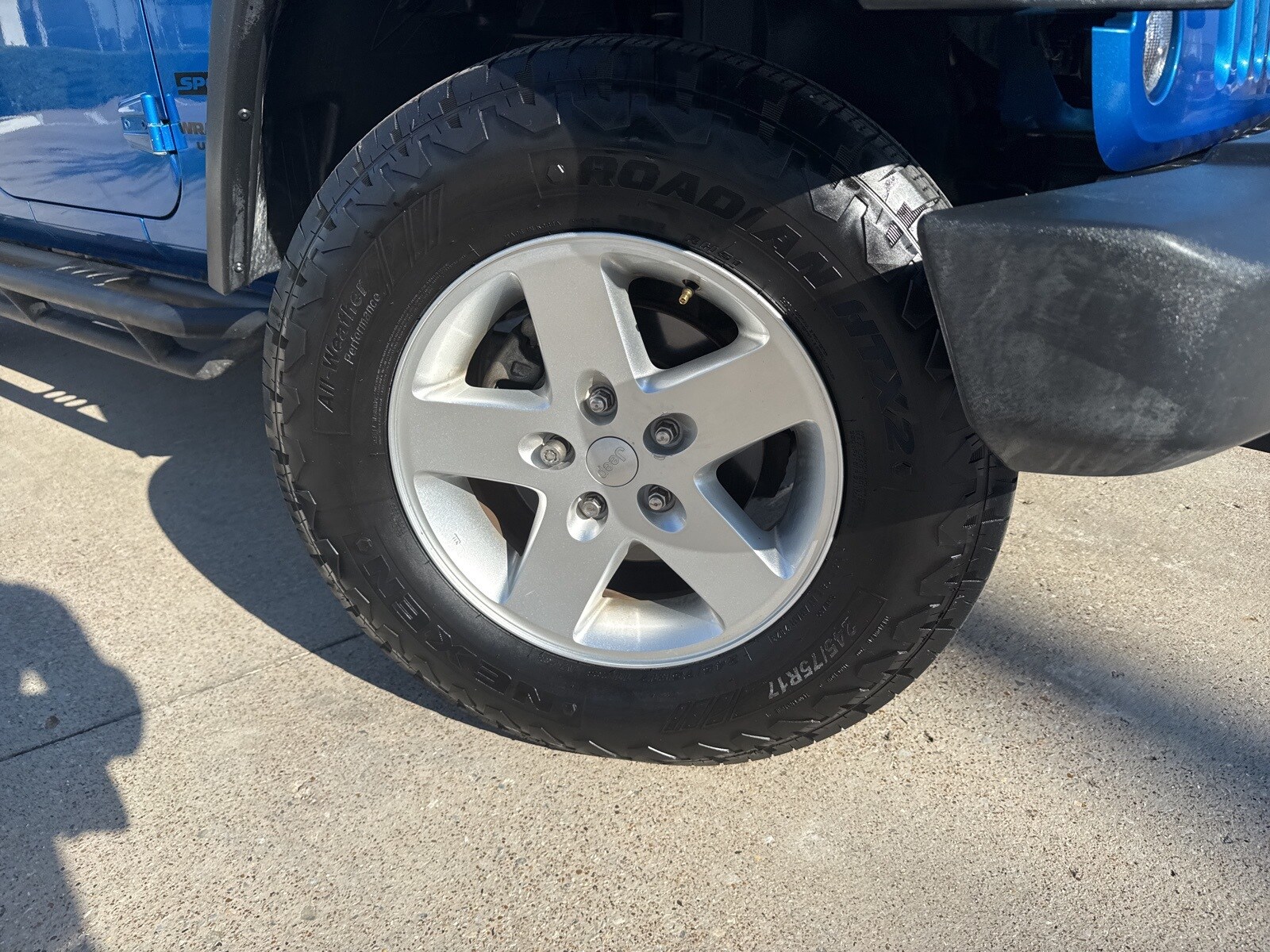 2016 Jeep Wrangler Unlimited Sport photo 2