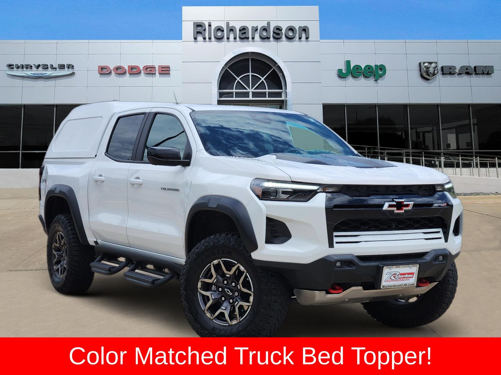 Summit White 2024 Chevrolet Colorado Pickup Truck Four-Wheel Drive 8-Speed Automatic