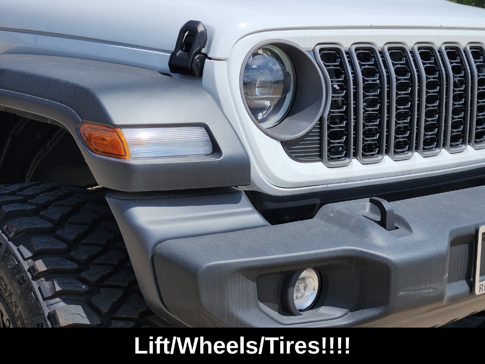 New 2026 Bright White Jeep 4-DOOR SPORT S image 9