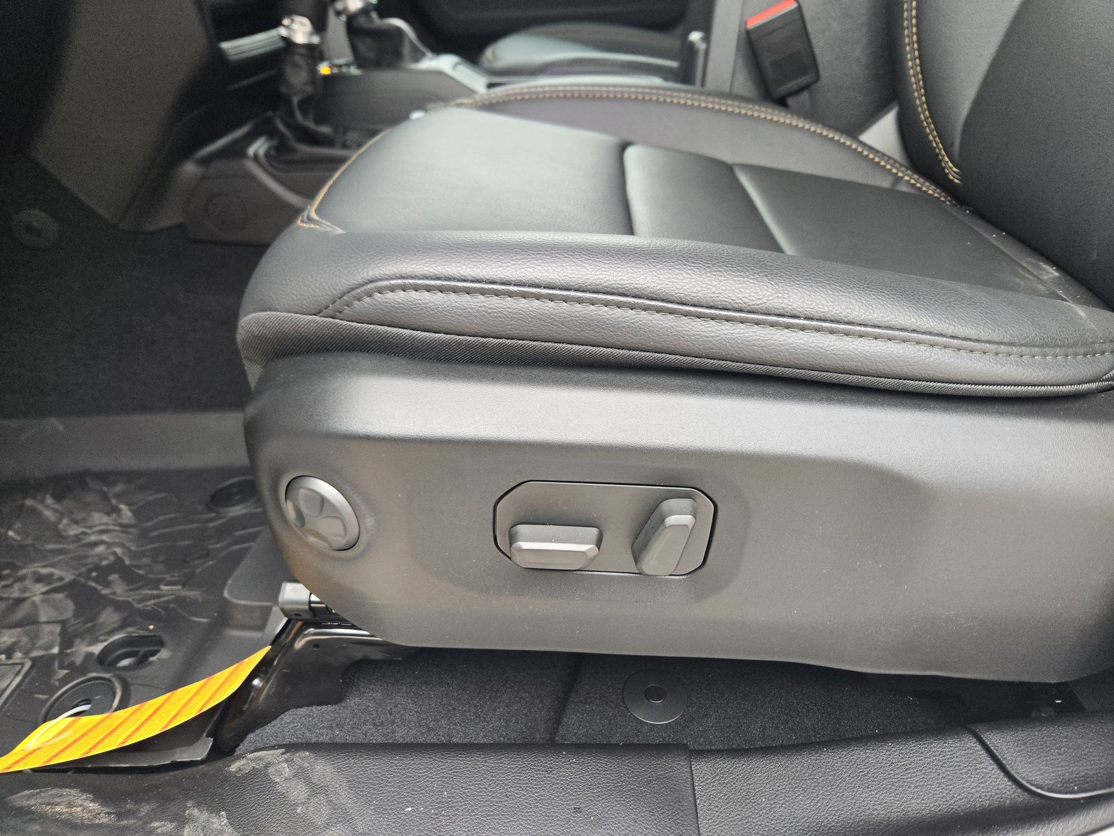 New 2026 Bright White Jeep 4-DOOR SAHARA image 25