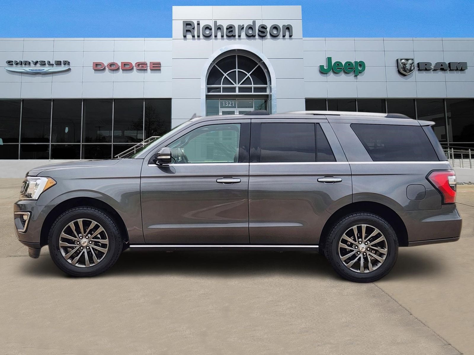 Used 2020 Magnetic Ford Limited image 3