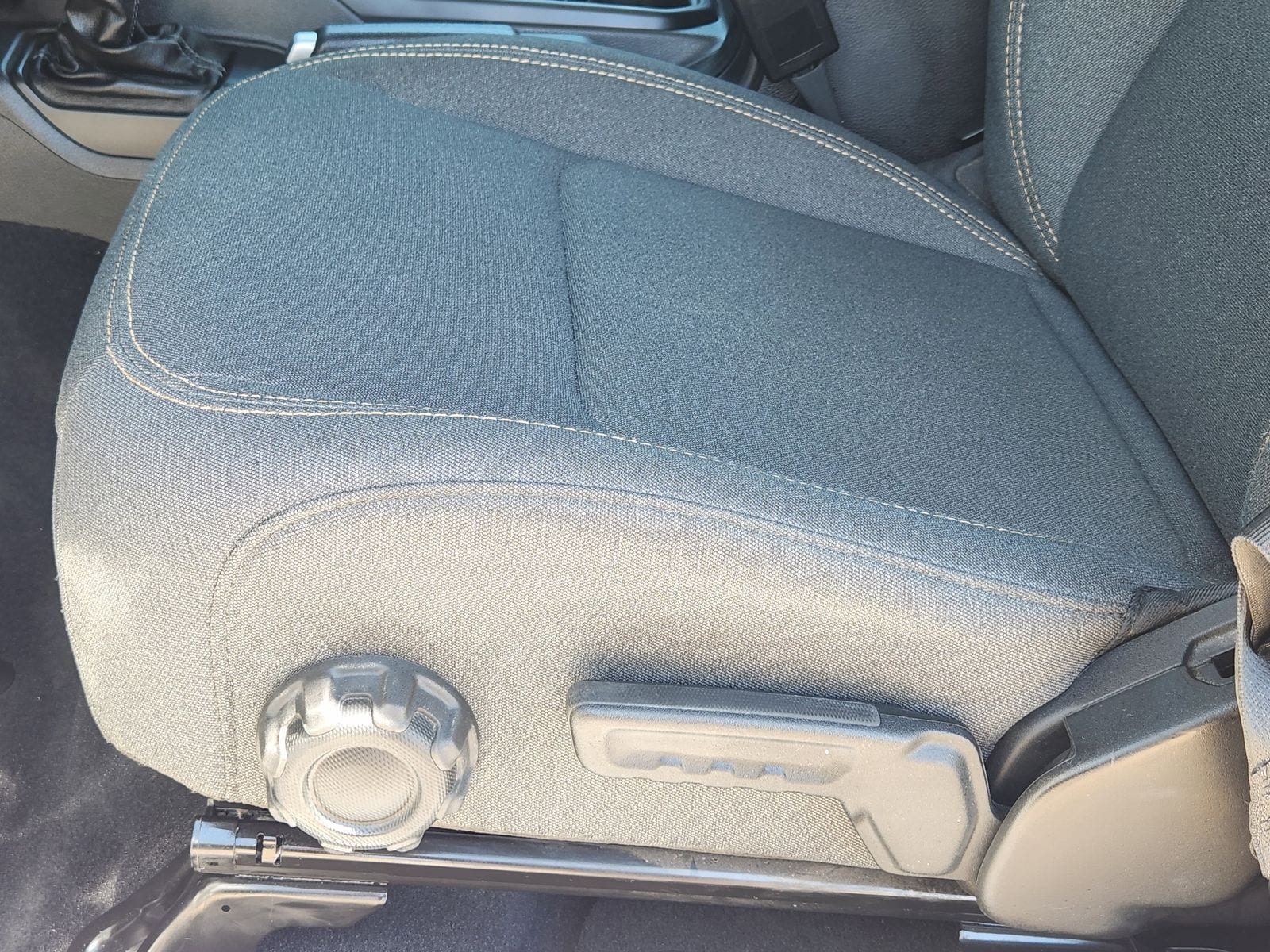 Used 2025 Bright White Jeep Sport image 32