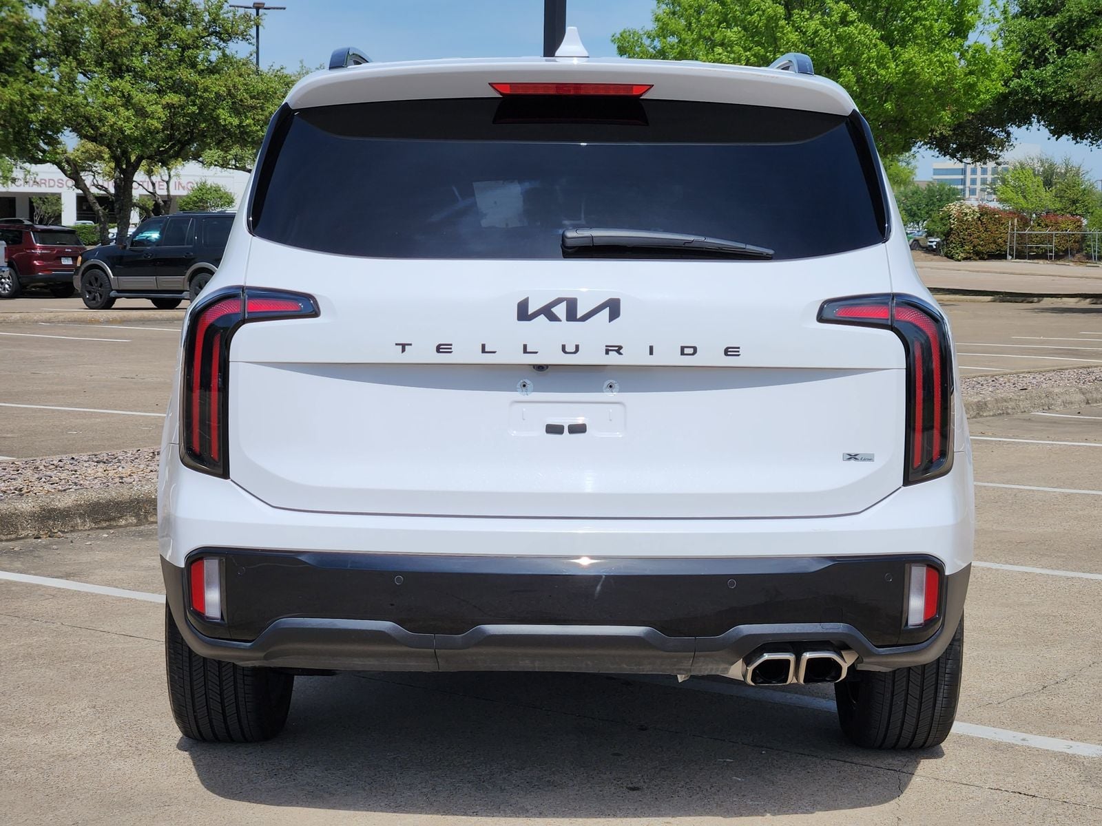 Used 2025 Glacial White Pearl Kia EX image 5