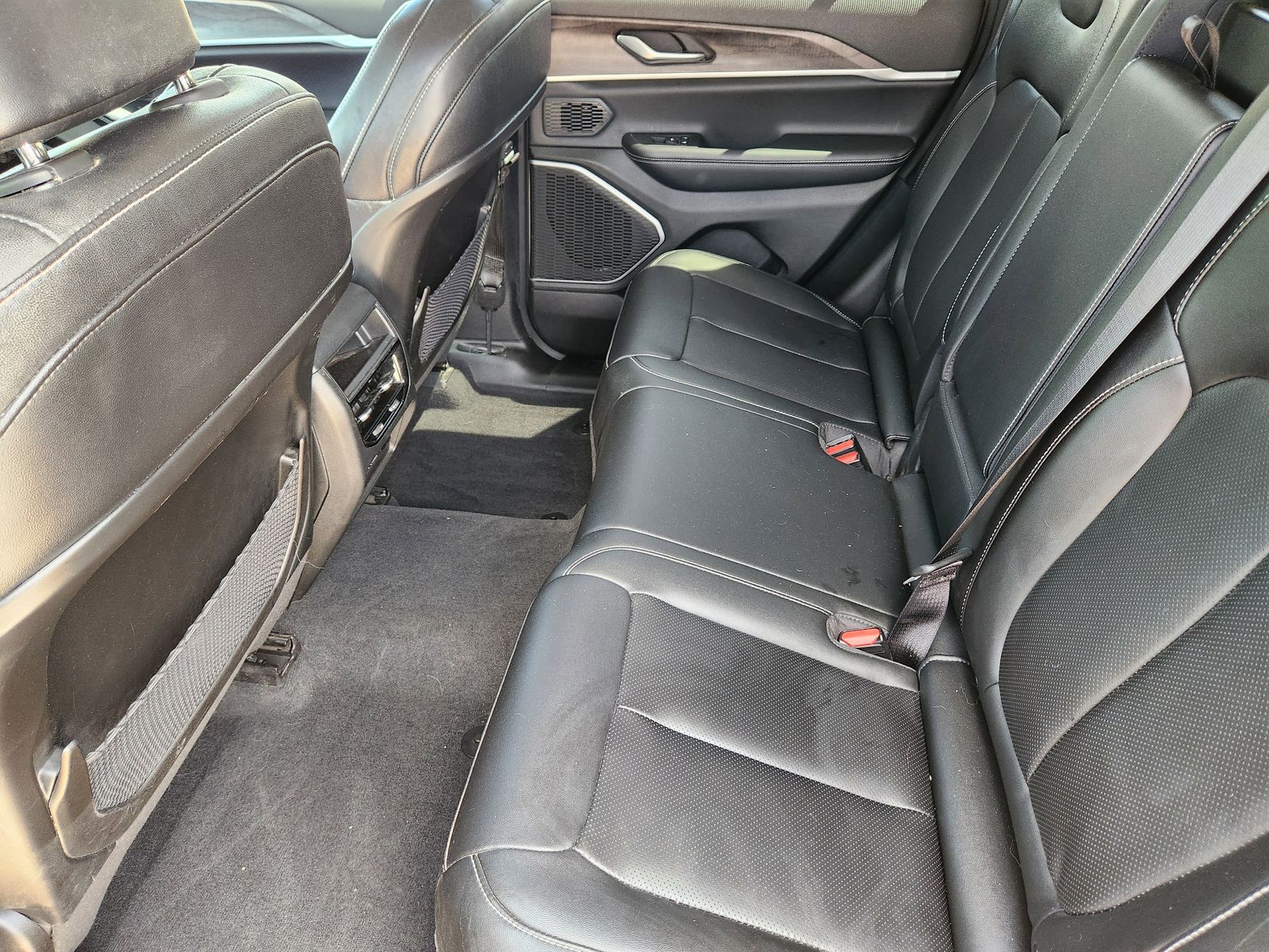 Used 2023 Midnight Sky Jeep Base image 39