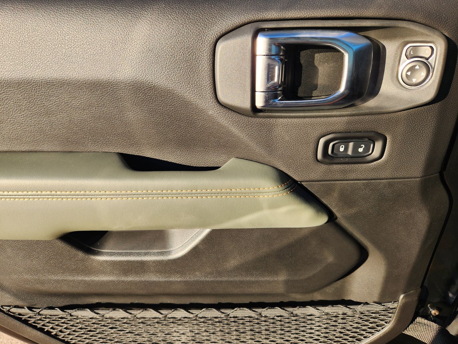 New 2026 Black Jeep MOJAVE 4X4 image 32