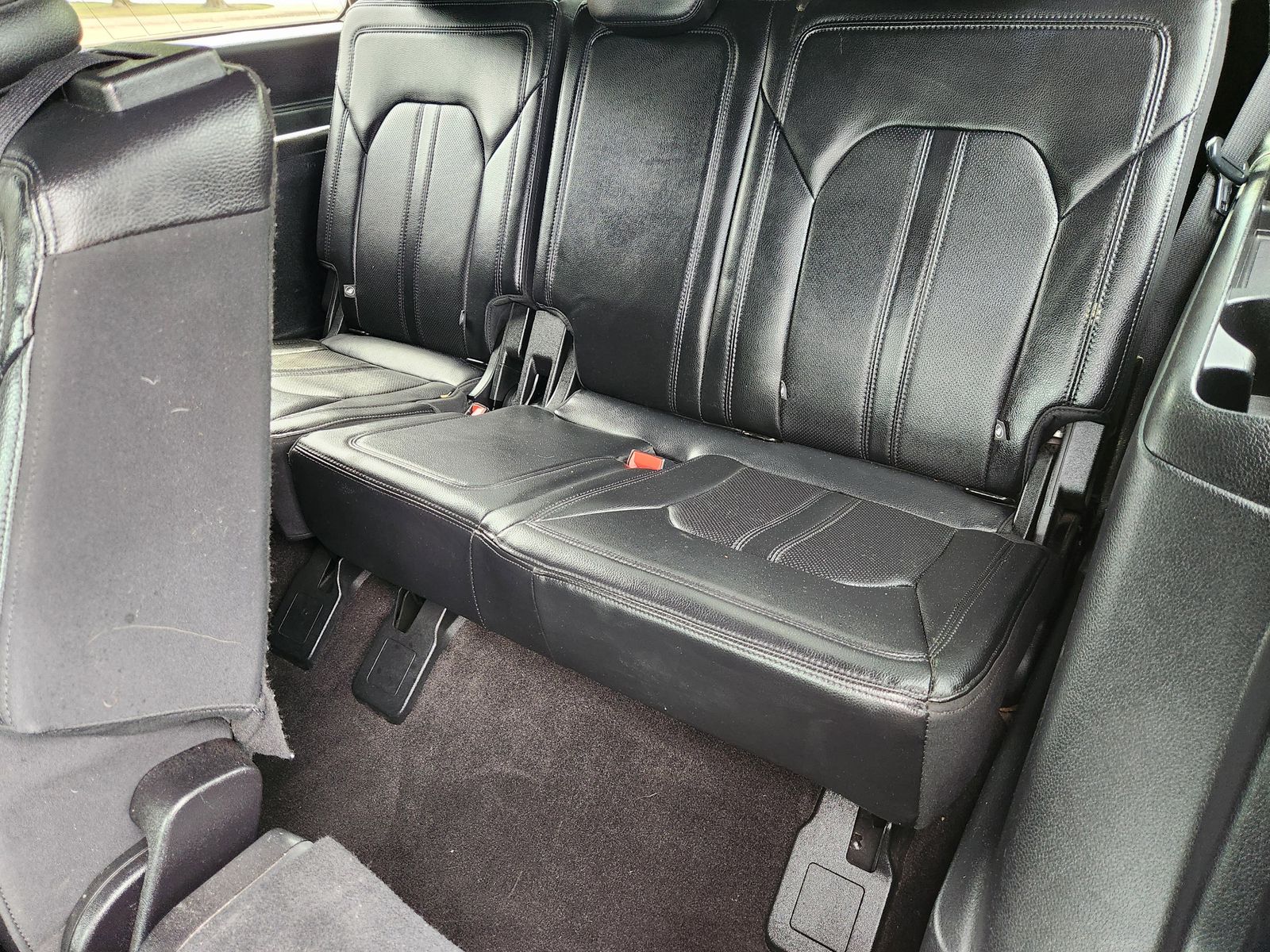 Used 2020 Magnetic Ford Limited image 39