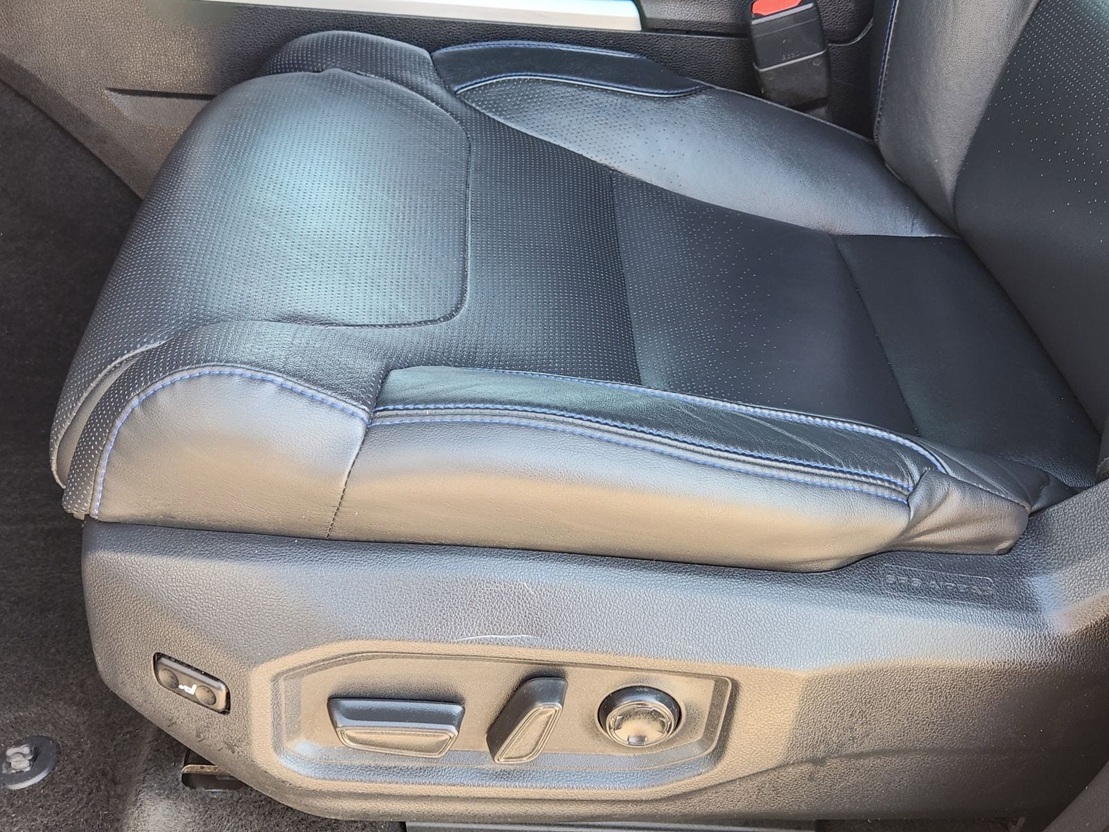 Used 2022 Midnight Black Toyota Platinum 3.5L V6 image 29