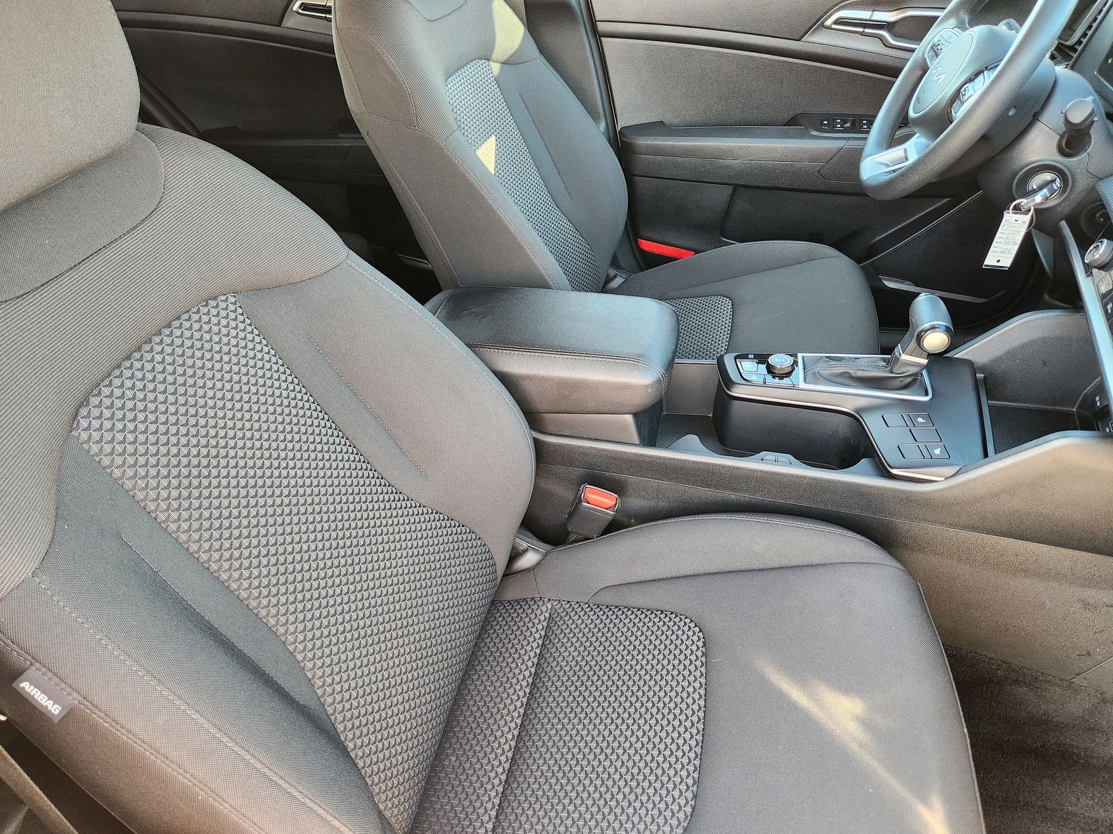 Used 2024 Snow White Pearl Kia LX image 22