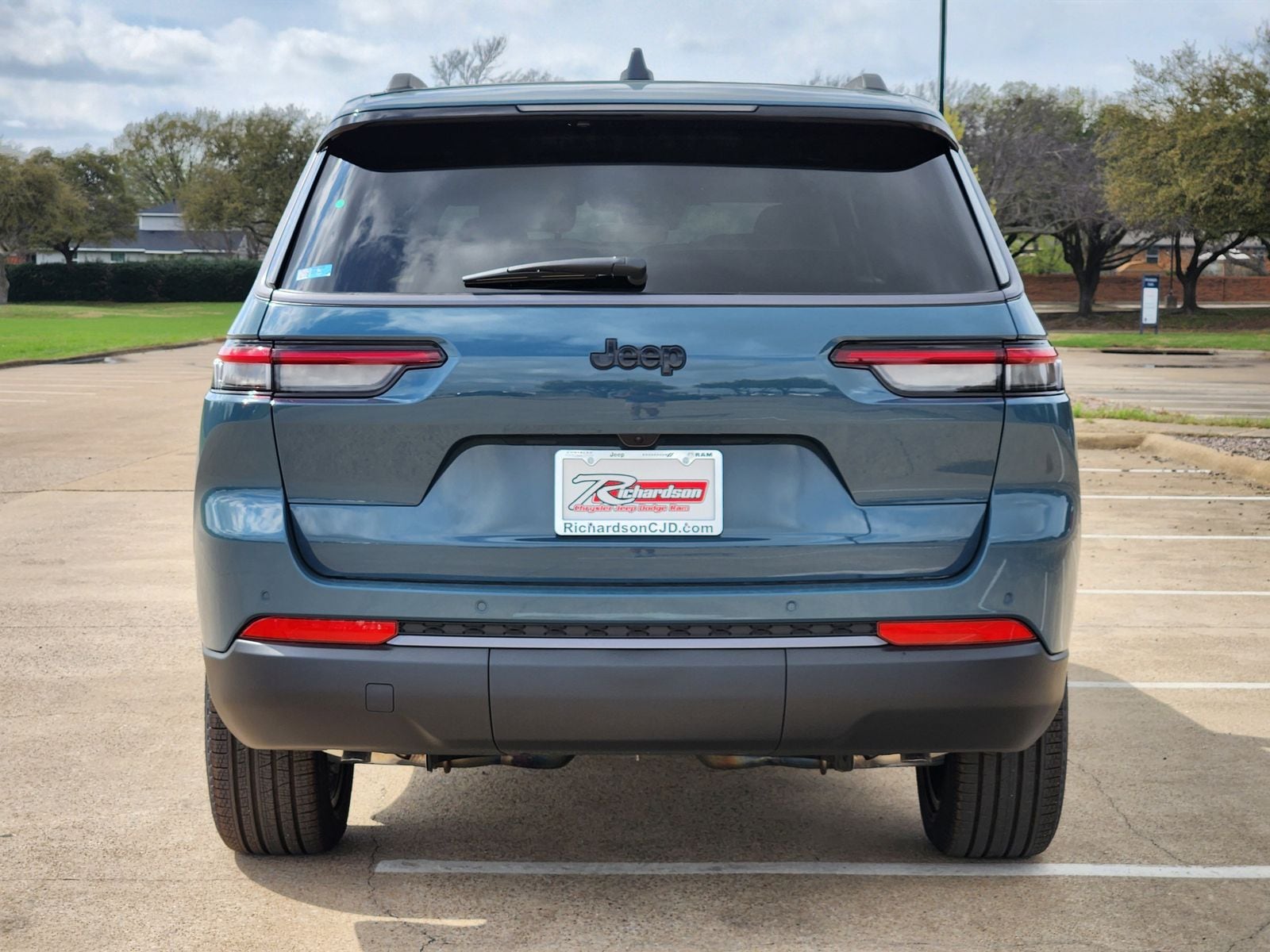 New 2026 Steel Blue Jeep L LIMITED 4X2 image 5