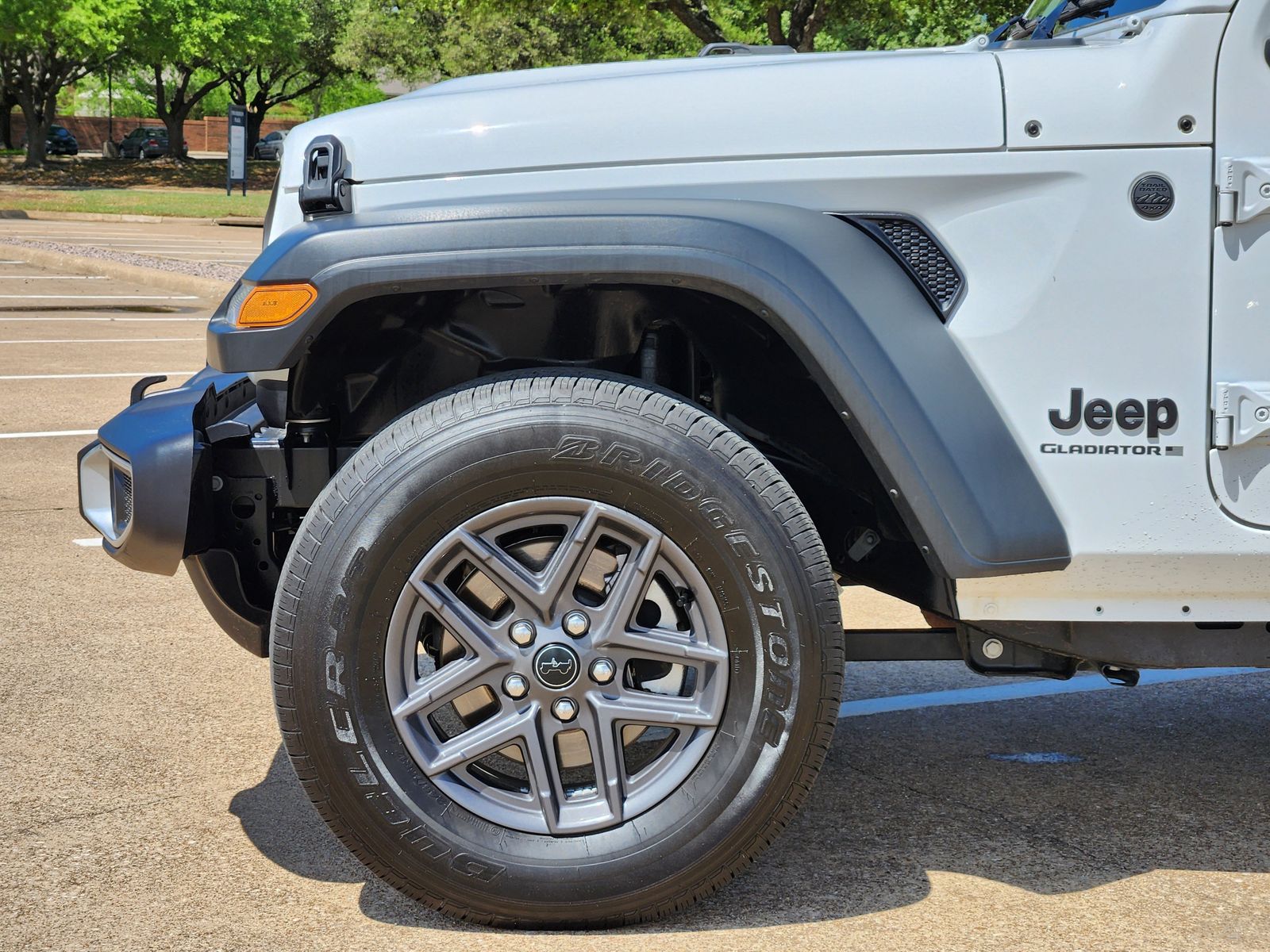 Used 2025 Bright White Jeep Sport image 8