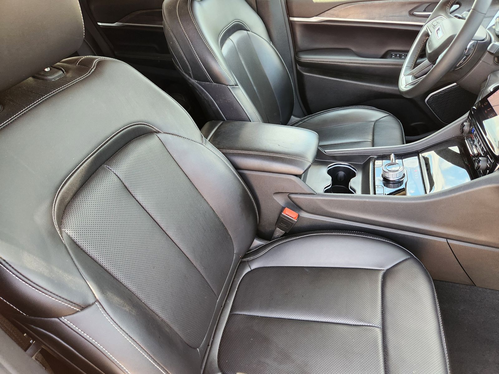 Used 2023 Midnight Sky Jeep Base image 22