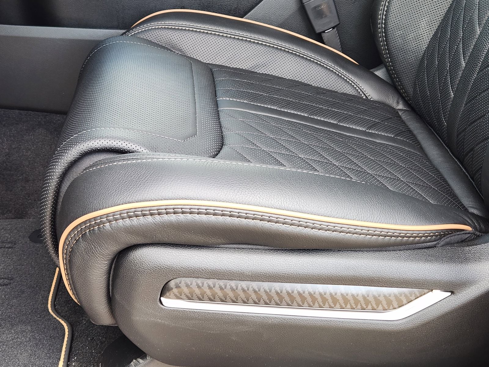 New 2026 Diamond Black Crystal Pearlcoat Ram TUNGSTEN CREW CAB 4X4 image 36