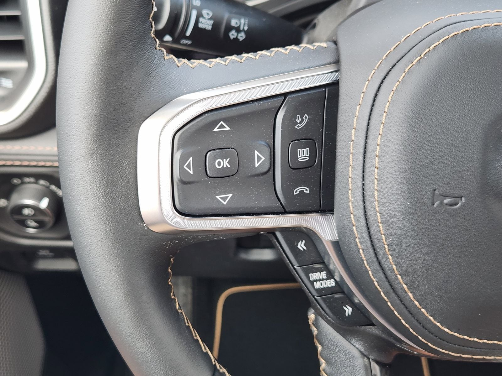 New 2026 Diamond Black Crystal Pearlcoat Ram TUNGSTEN CREW CAB 4X4 image 39