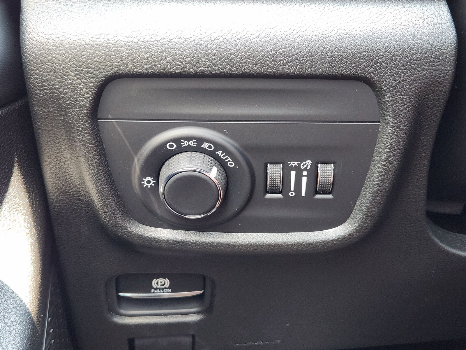 New 2026 Bright White Jeep LAREDO ALTITUDE 4X2 image 27