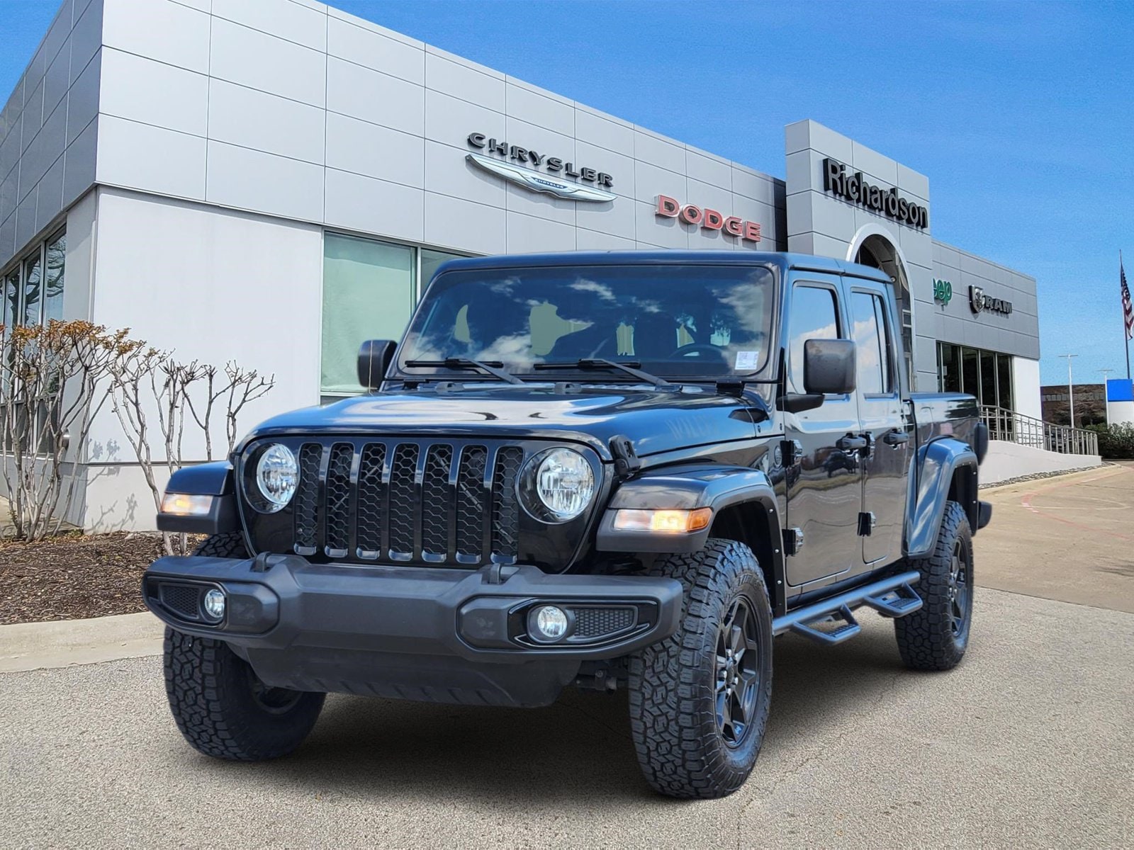 Used 2022 Black Jeep Sport image 2
