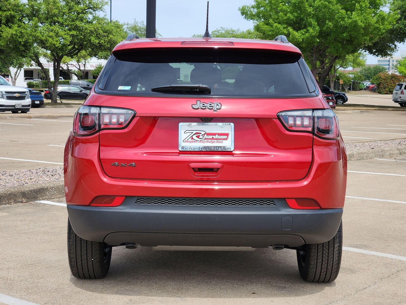 New 2026 Red Hot Pearlcoat Jeep LATITUDE ALTITUDE 4X4 image 5