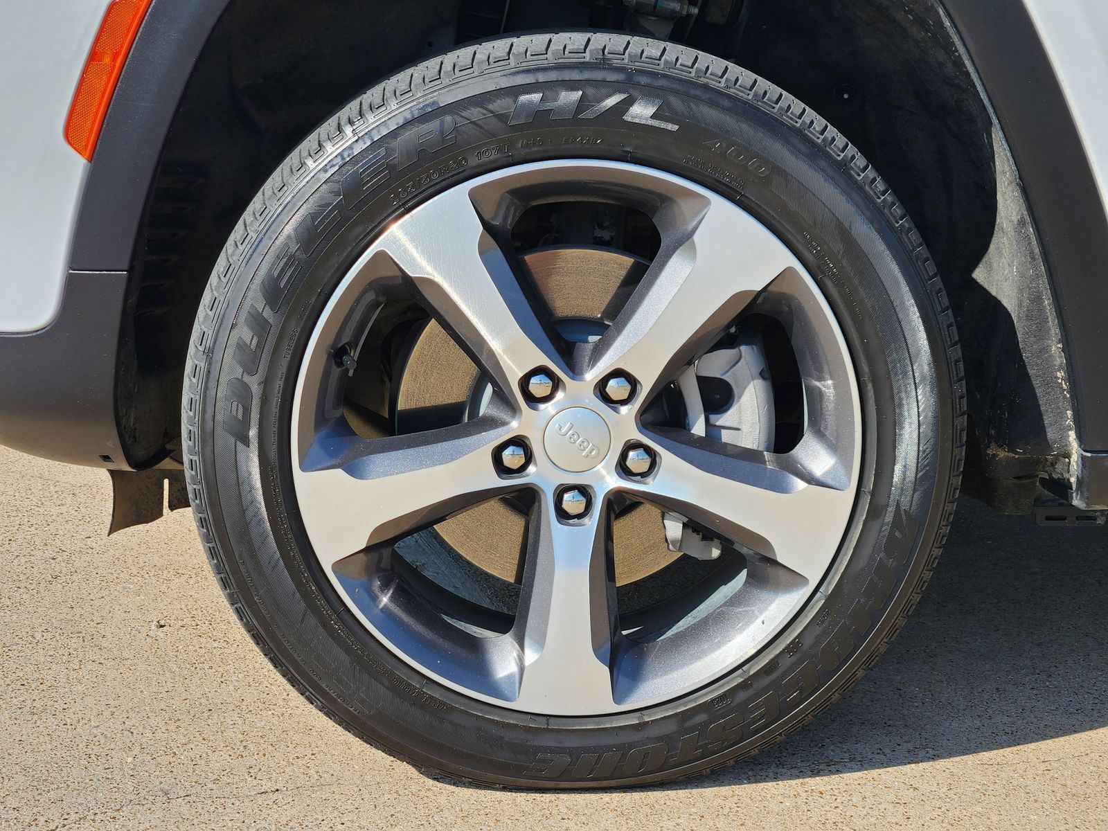 Used 2024 Bright White Jeep Base image 20