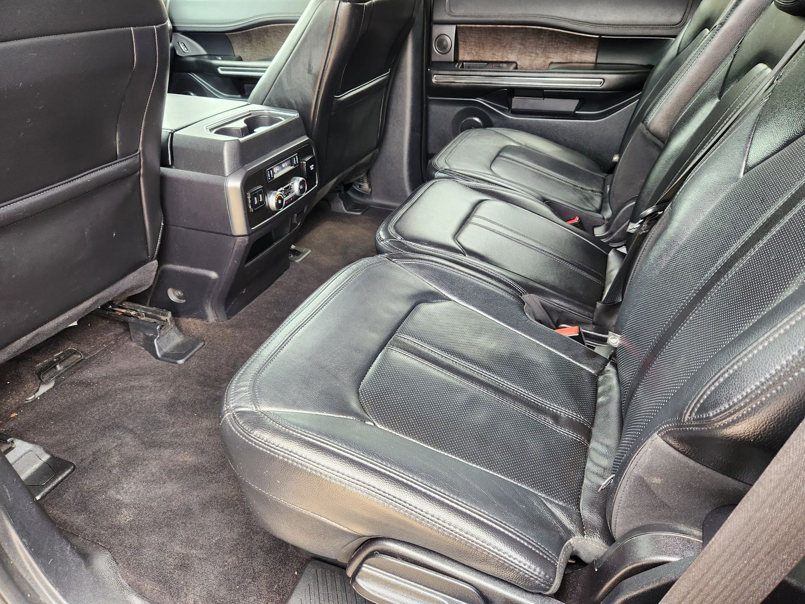 Used 2020 Magnetic Ford Limited image 38