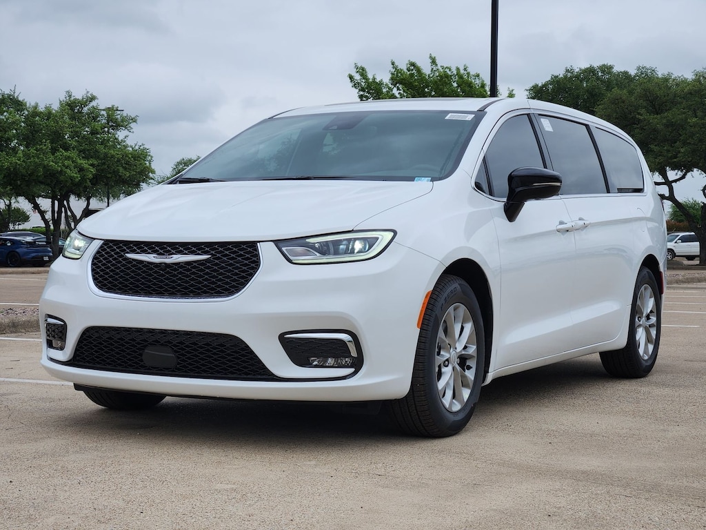 New 2026 Chrysler Pacifica LIMITED Passenger Van