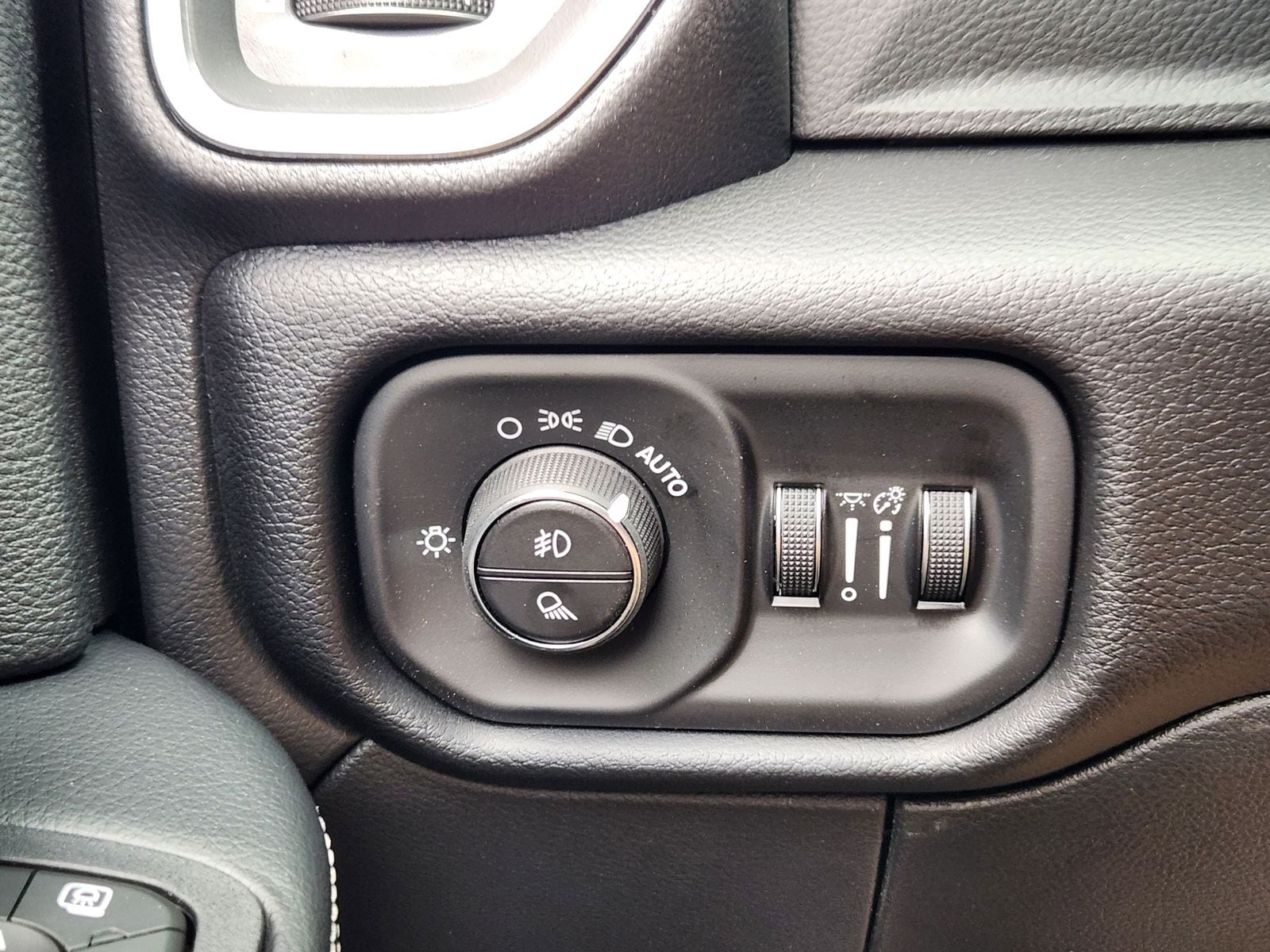 New 2026 Diamond Black Crystal Pearlcoat Ram LARAMIE CREW CAB 4X4 6