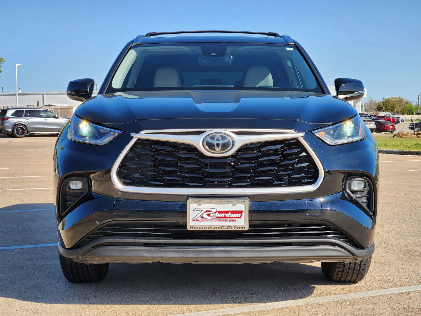 Used 2021 Midnight Black Toyota XLE image 7