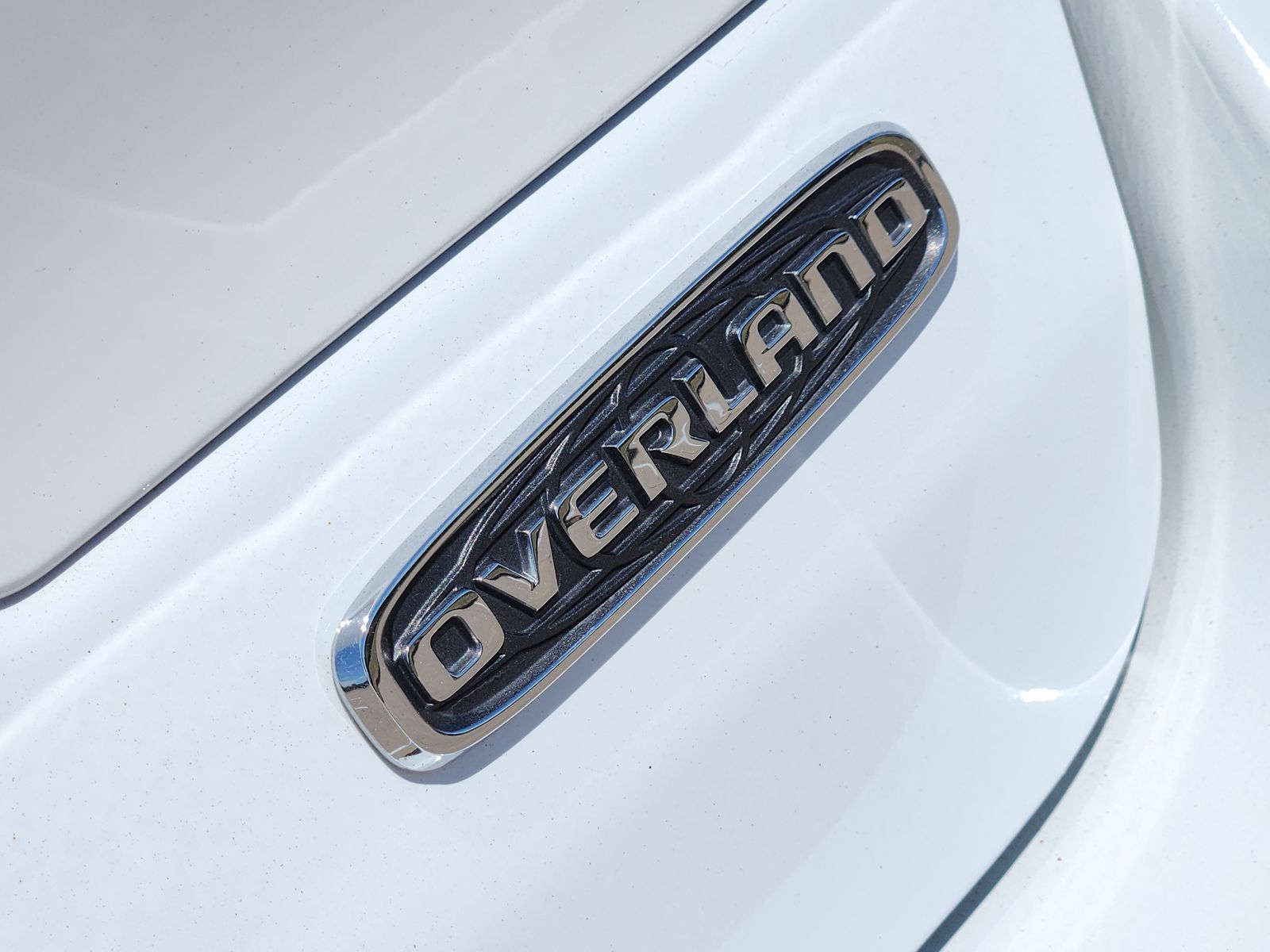 Used 2022 Bright White Jeep Overland image 19