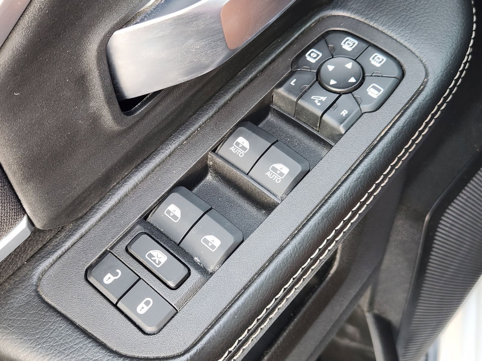 Used 2025 Bright White Ram Big Horn image 33