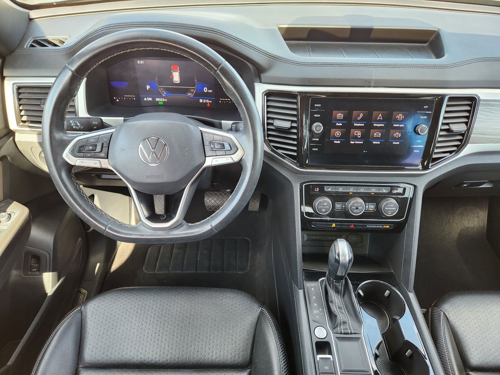 Used 2022 Pure White Volkswagen 2.0T SE w/Technology image 35