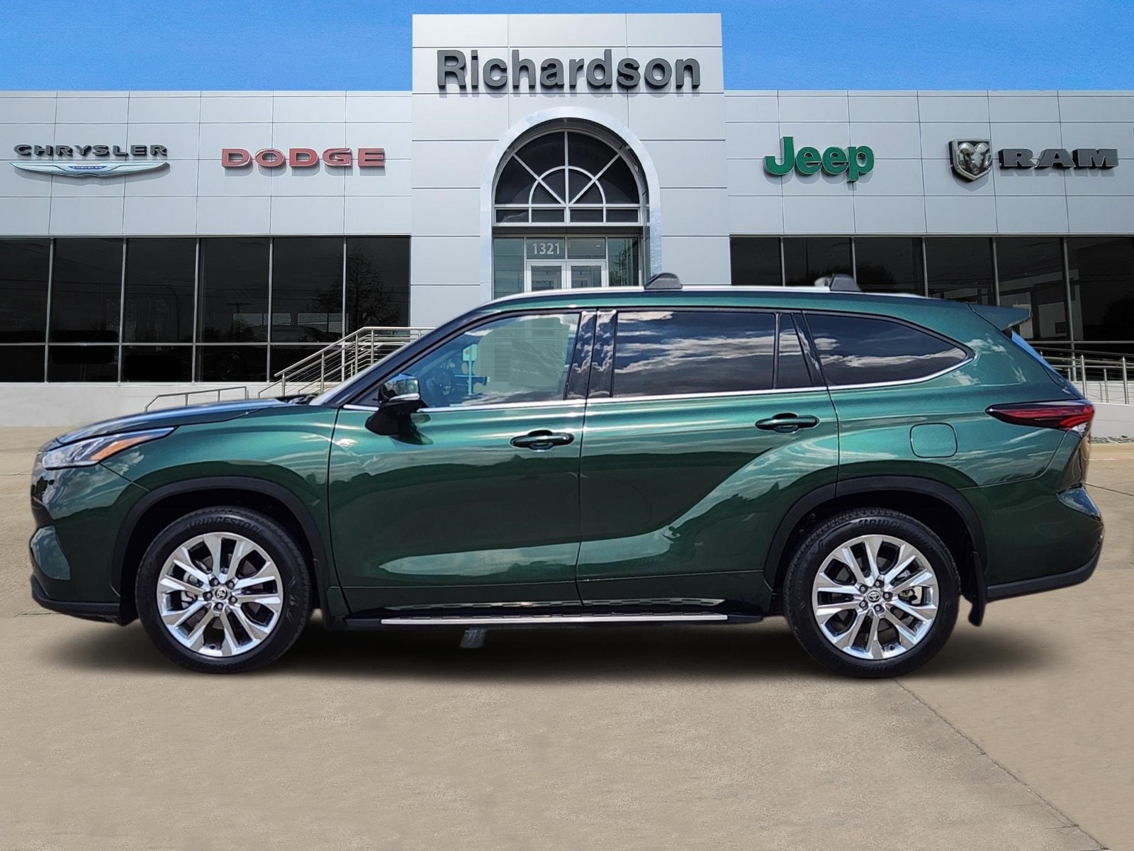 Used 2025 Cypress Toyota Limited image 3