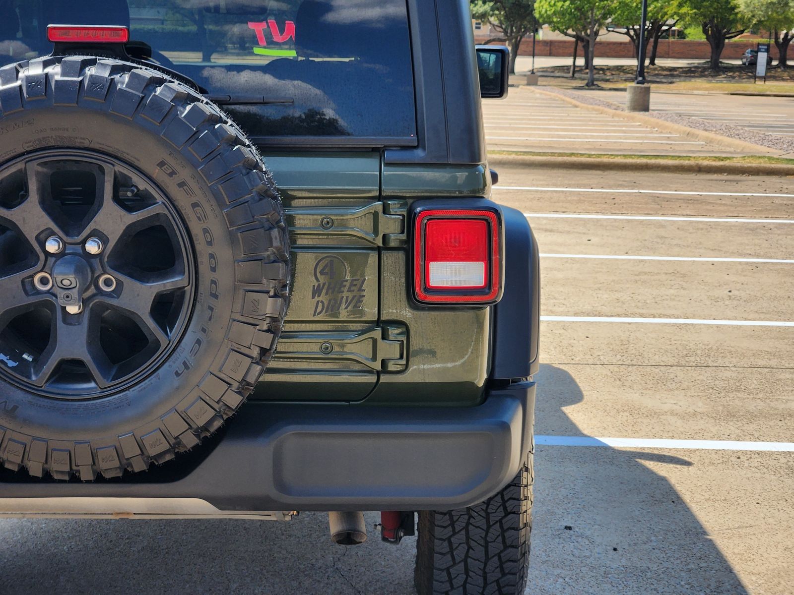 Used 2022 Sarge Green Jeep Unlimited Sport image 9