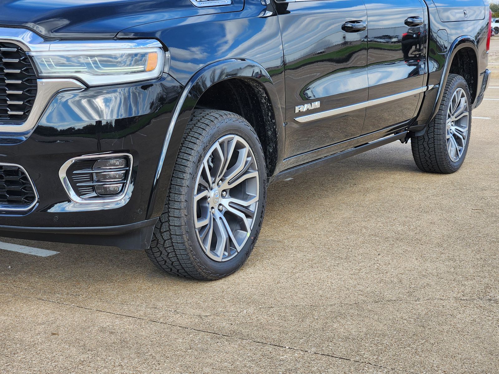 New 2026 Diamond Black Crystal Pearlcoat Ram TUNGSTEN CREW CAB 4X4 image 12