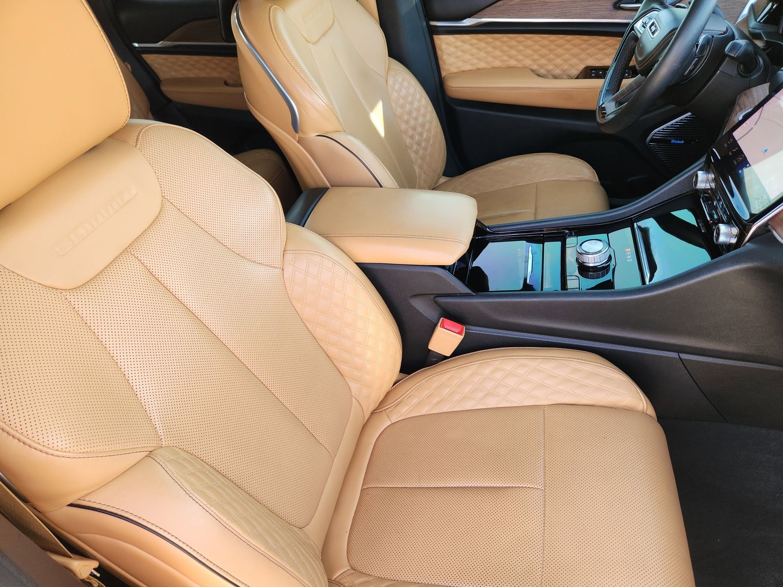 Certified Used 2023 Rocky Mountain Pearlcoat Jeep Summit image 23