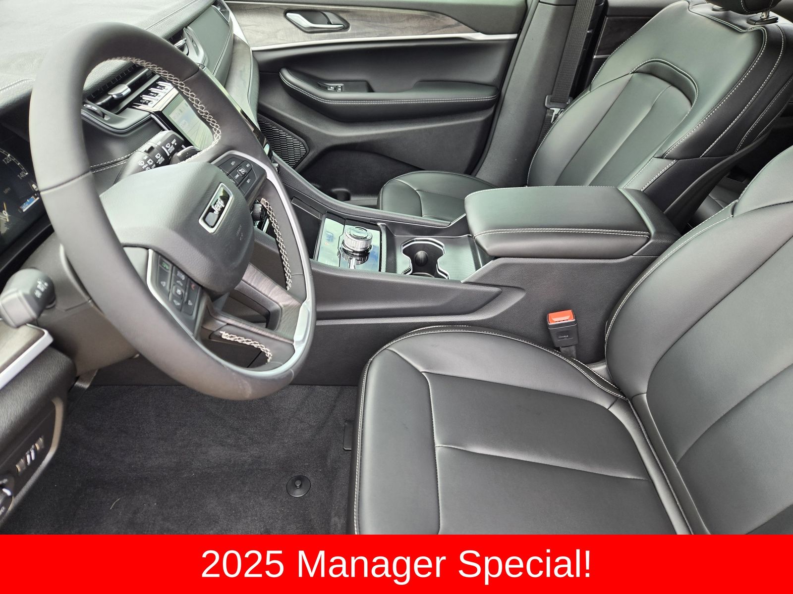 New 2025 Baltic Gray Jeep L LIMITED 4X4 image 16