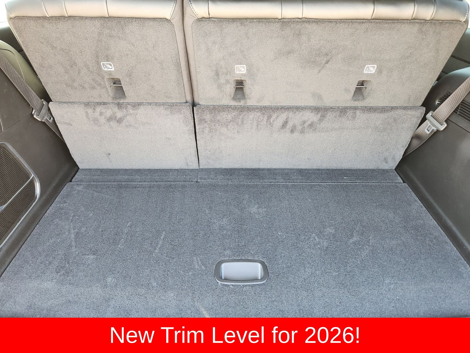 New 2026 Baltic Gray Jeep LIMITED ALTITUDE 4X4 image 41