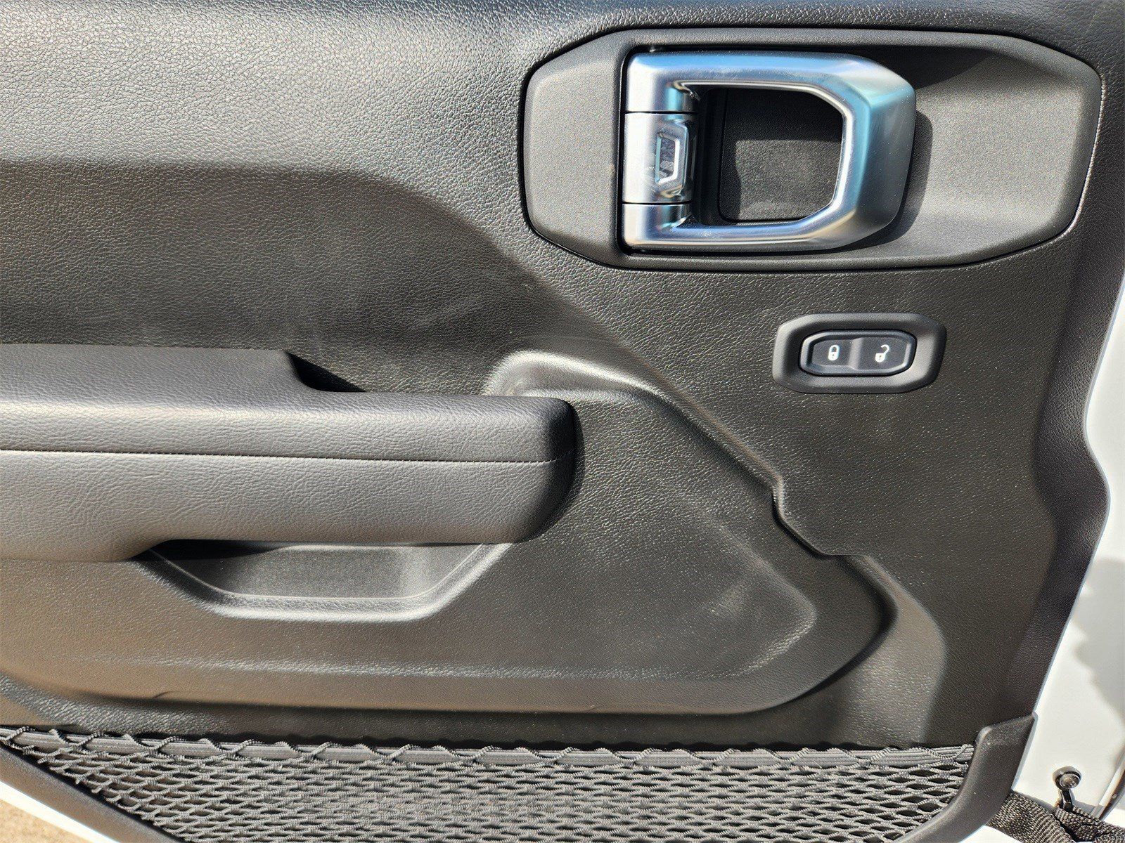 New 2026 Bright White Jeep 4-DOOR SPORT image 25