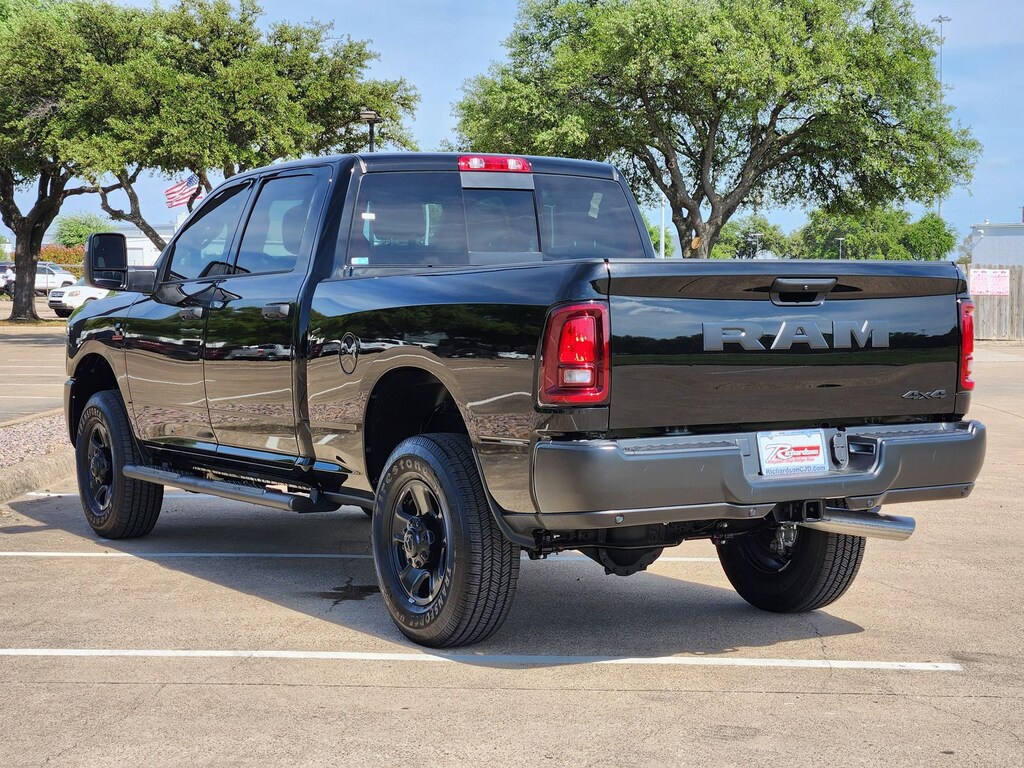 New 2026 Ram 2500 TRADESMAN CREW CAB 4X4 6'4 BOX Pickup