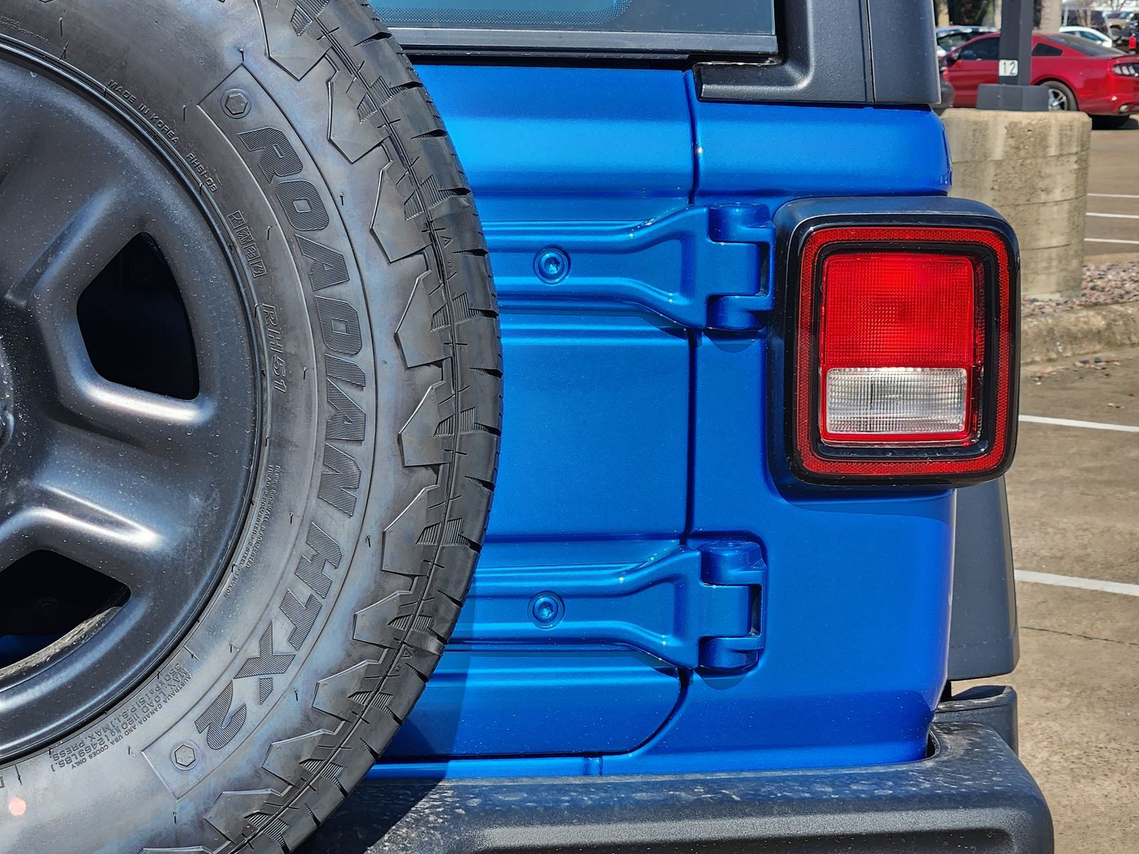 New 2026 Hydro Blue Pearlcoat Jeep 4-DOOR SPORT image 16