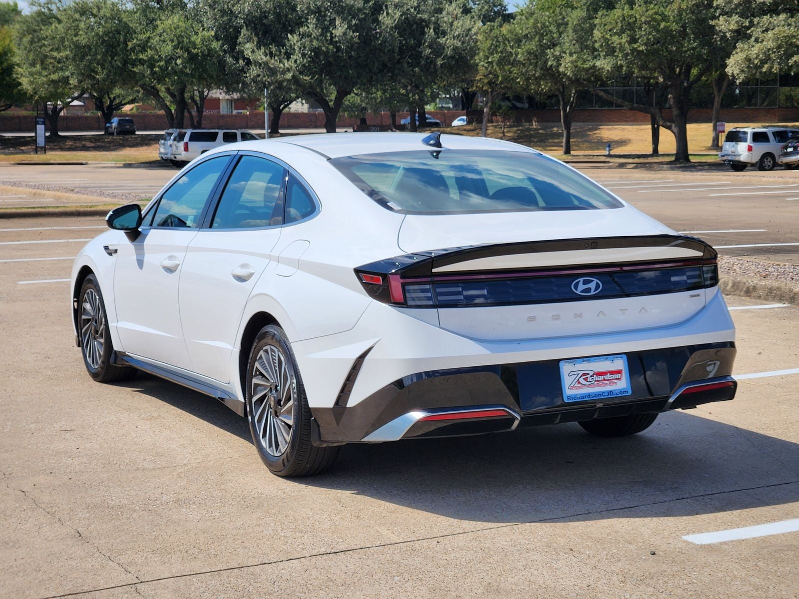 Used 2025 Serenity White Hyundai SEL image 4