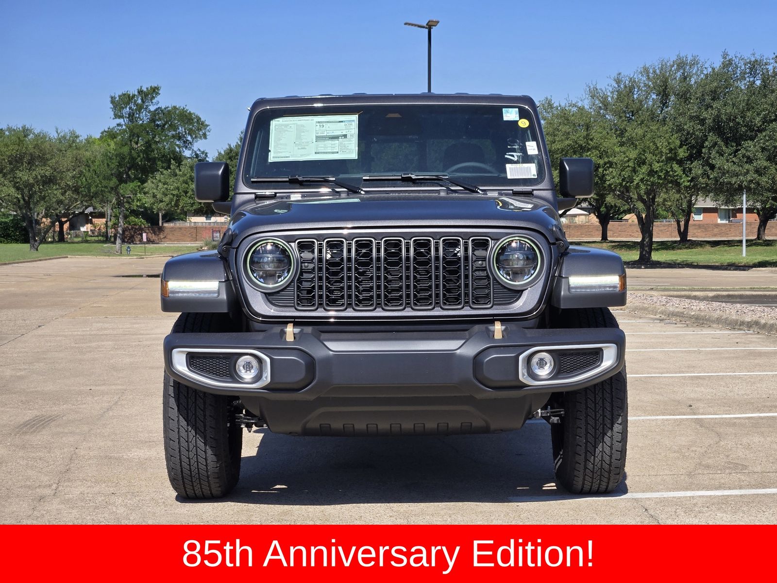 New 2026 Granite Crystal Jeep 85TH ANNIVERSARY EDITION 4X4 image 8