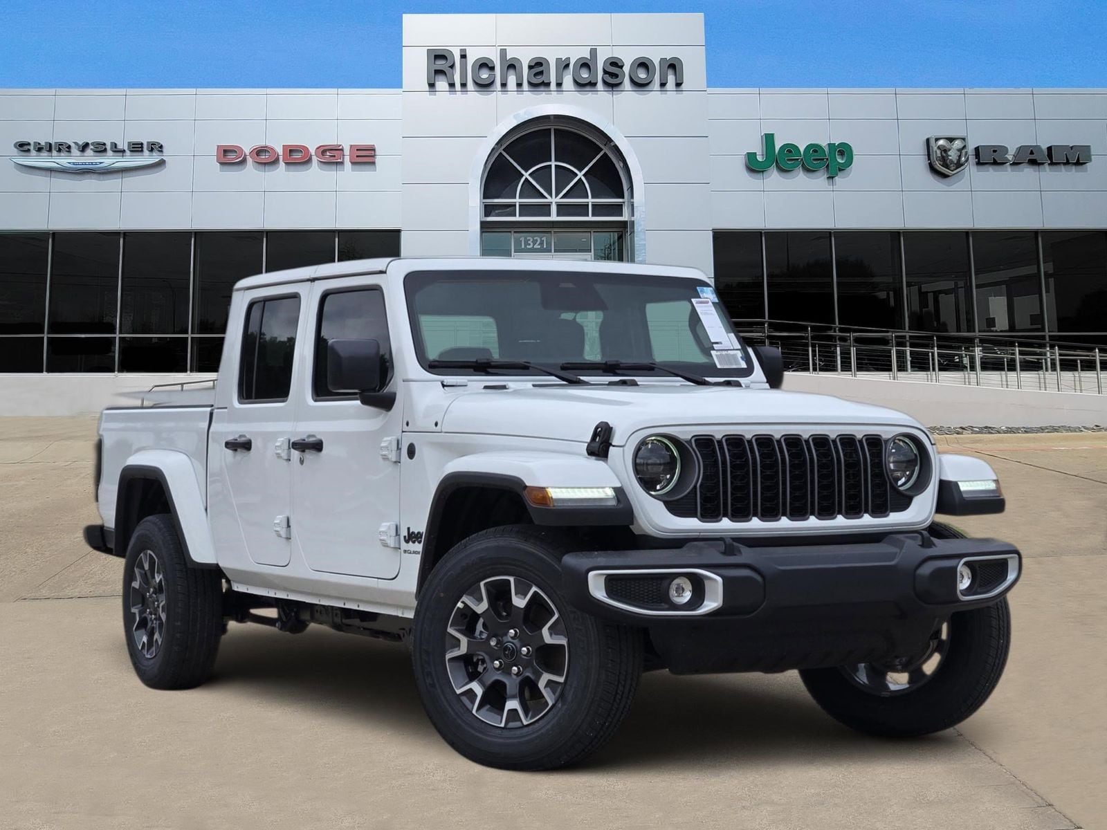 2026 Jeep Gladiator Sahara Auto's photo