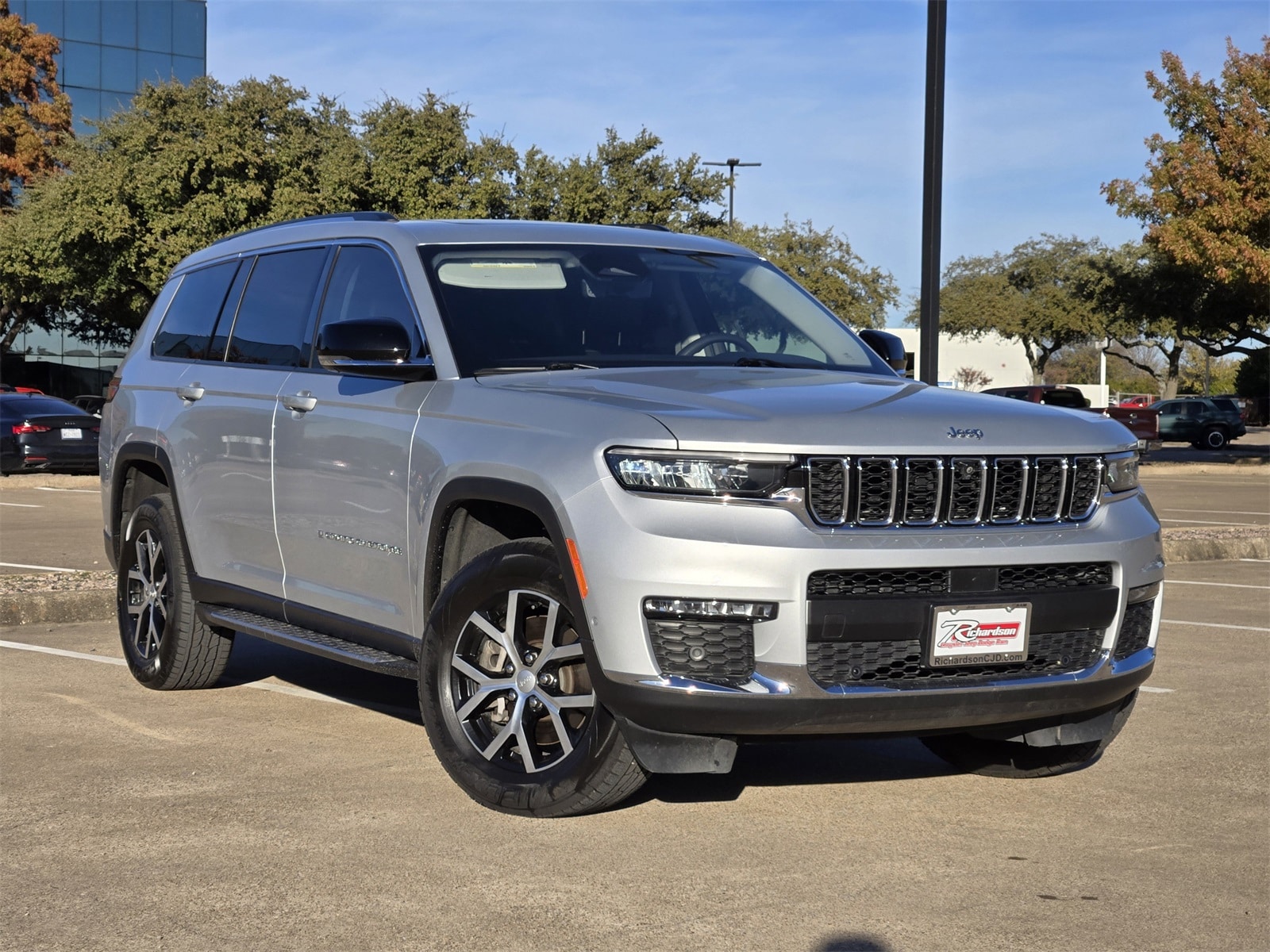 2023 Jeep Grand Cherokee L Limited's photo