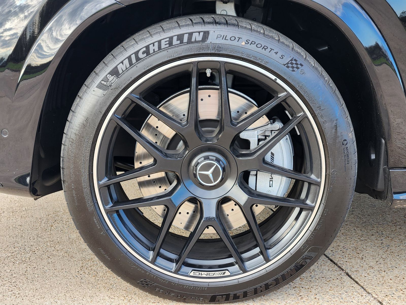 Used 2024 Black Mercedes-Benz 4MATIC® image 21