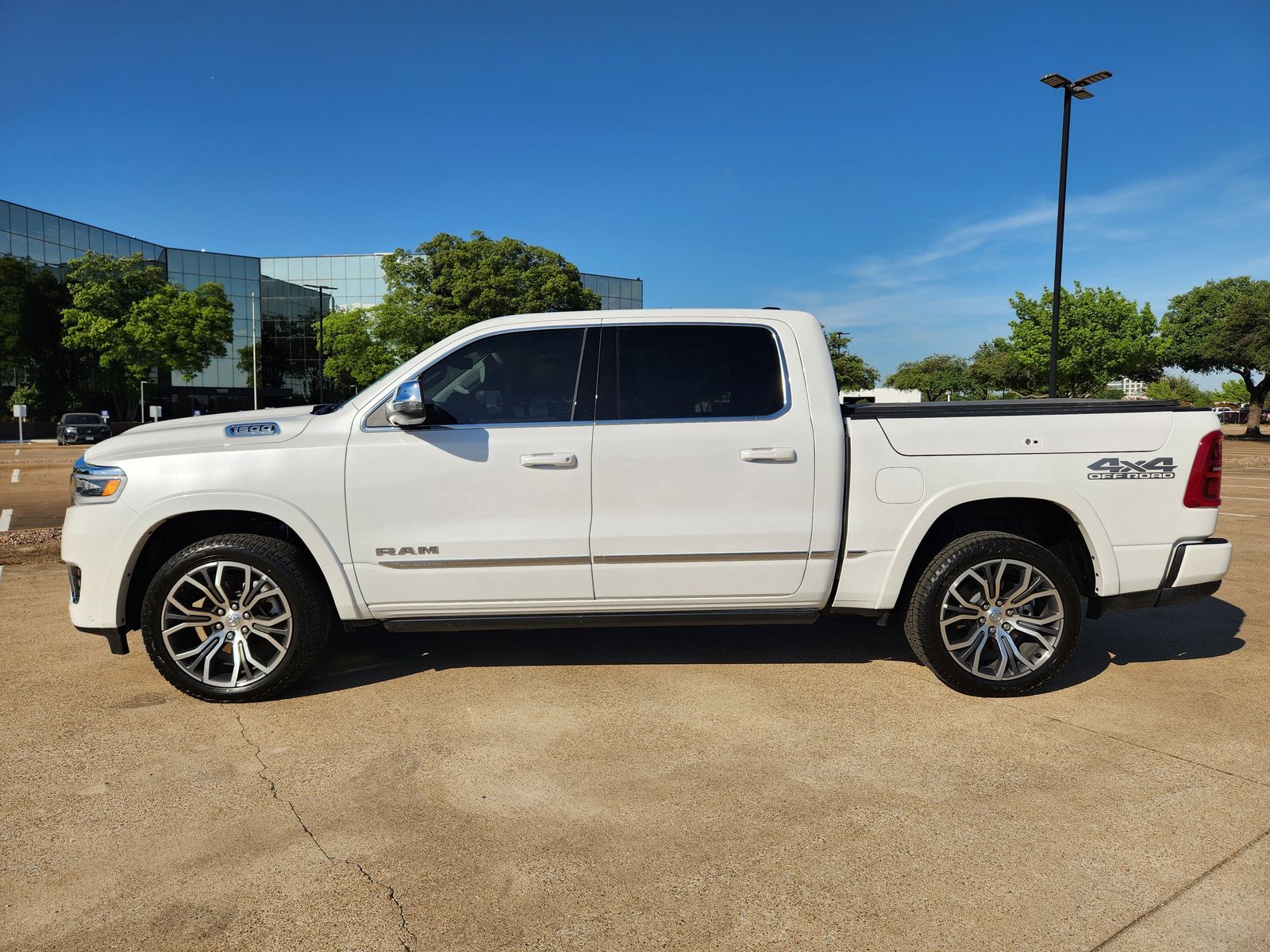 New 2026 Ivory White Tri-Coat Pearlcoat Ram TUNGSTEN CREW CAB 4X4 image 3