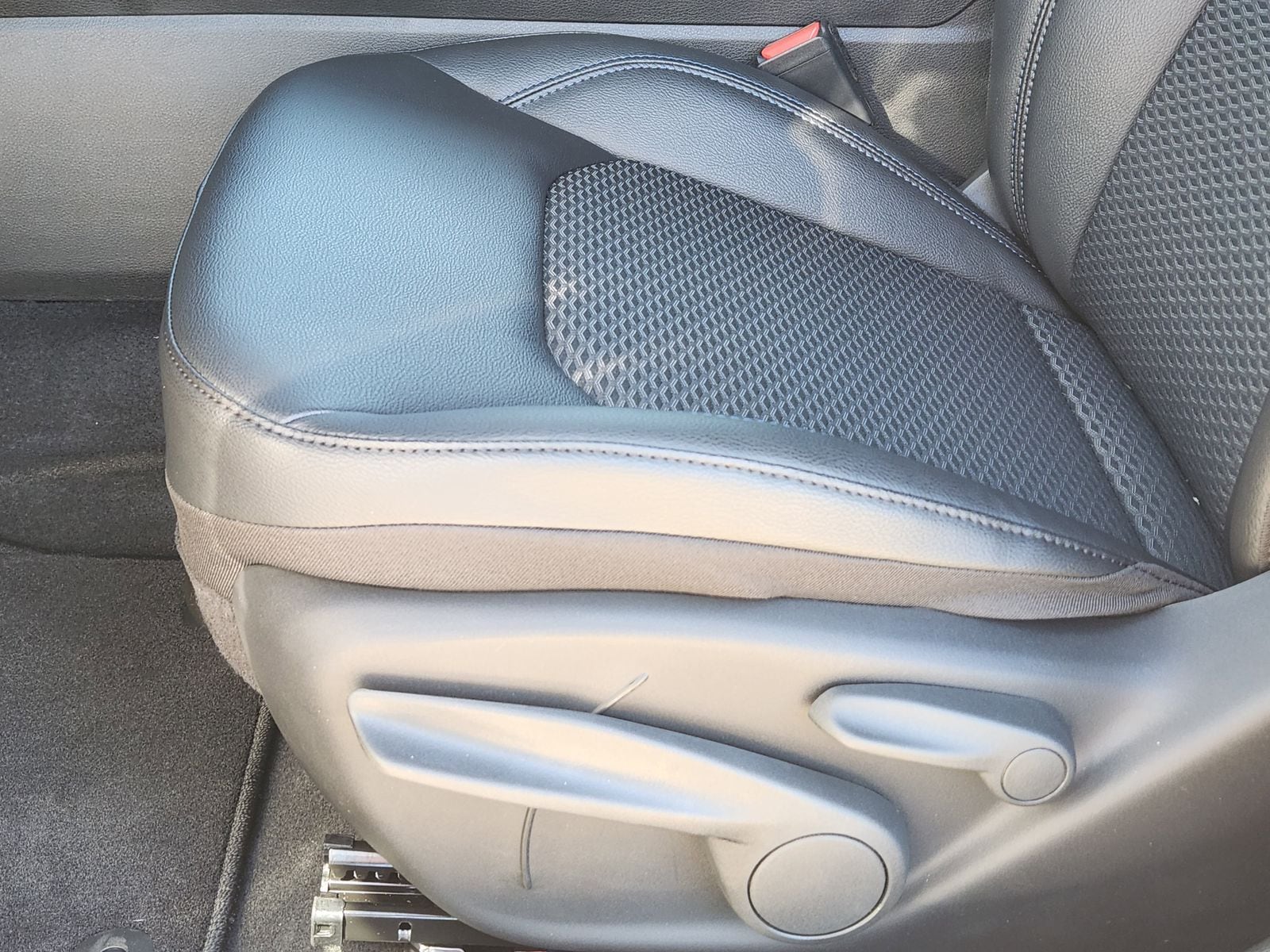 New 2026 Silver Zynith Jeep LATITUDE ALTITUDE 4X4 image 25