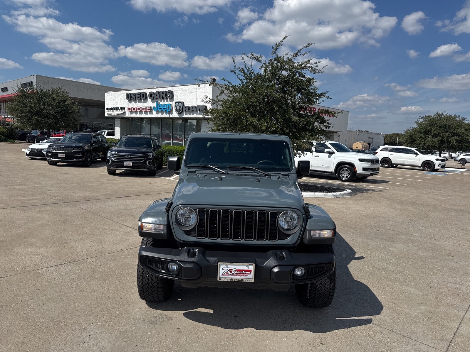 2025 Jeep Gladiator Sport photo 3