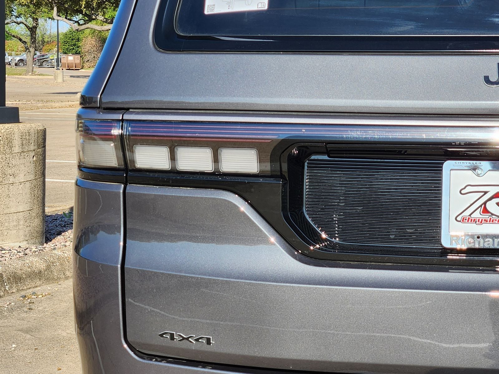 New 2026 Baltic Gray Jeep LIMITED ALTITUDE 4X4 image 15